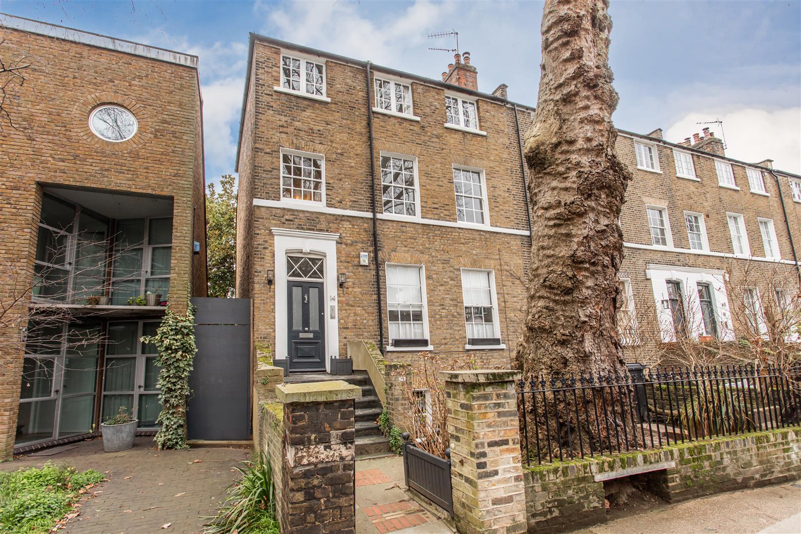 Rhondda Grove, Mile End